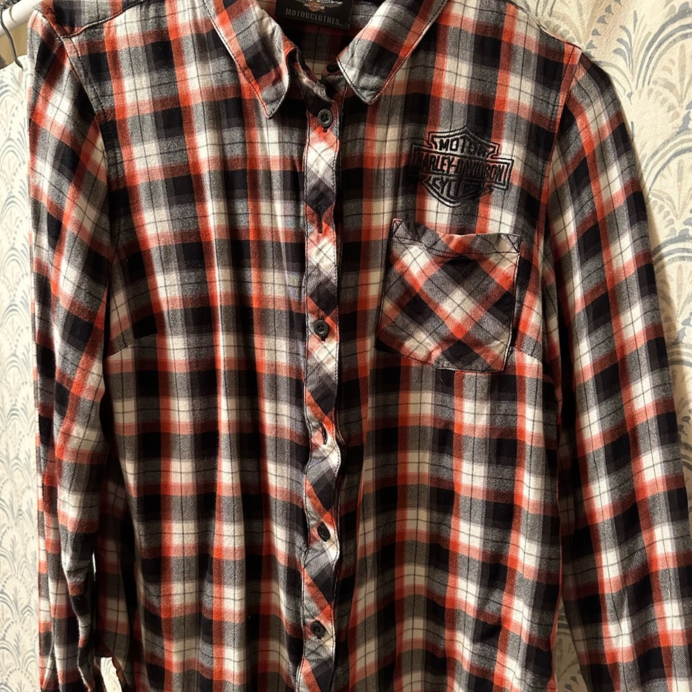 Women’s long sleeve button down shirt